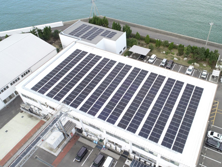 志度工場事務所棟太陽光発電パネル